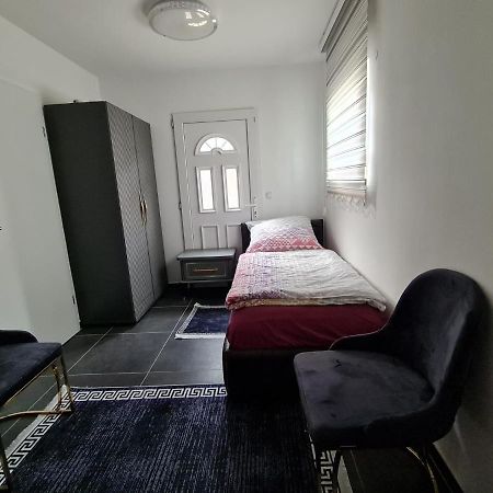 Roggendorf Zimmervermietung Cologne Extérieur photo
